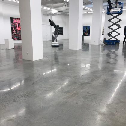 Pulēta betona grīda